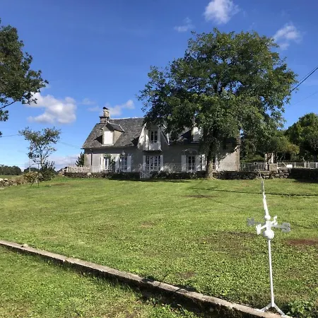 Holiday home Maison De Charme Au Coeur Des Volcans, Proche De Salers, Avec Jardin Et Activites De Plein Air - Fr-1-742-288 *