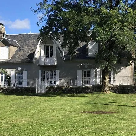 Holiday home Maison De Charme Au Coeur Des Volcans, Proche De Salers, Avec Jardin Et Activites De Plein Air - Fr-1-742-288