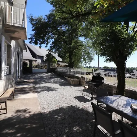Maison De Charme Au Coeur Des Volcans, Proche De Salers, Avec Jardin Et Activites De Plein Air - Fr-1-742-288 Holiday home *