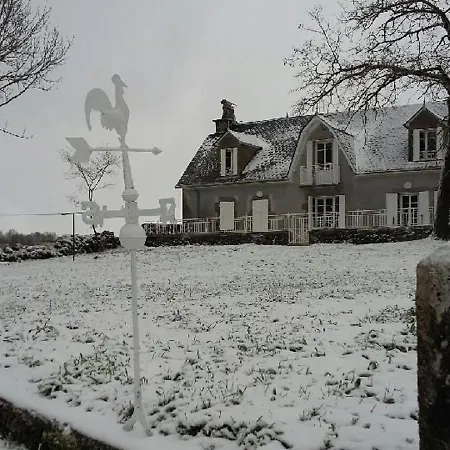 Maison De Charme Au Coeur Des Volcans, Proche De Salers, Avec Jardin Et Activites De Plein Air - Fr-1-742-288 * Saint-Bonnet-de-Salers